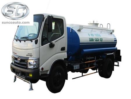Xe phun nước rửa đường tưới cây 4,5 khối HINO WU